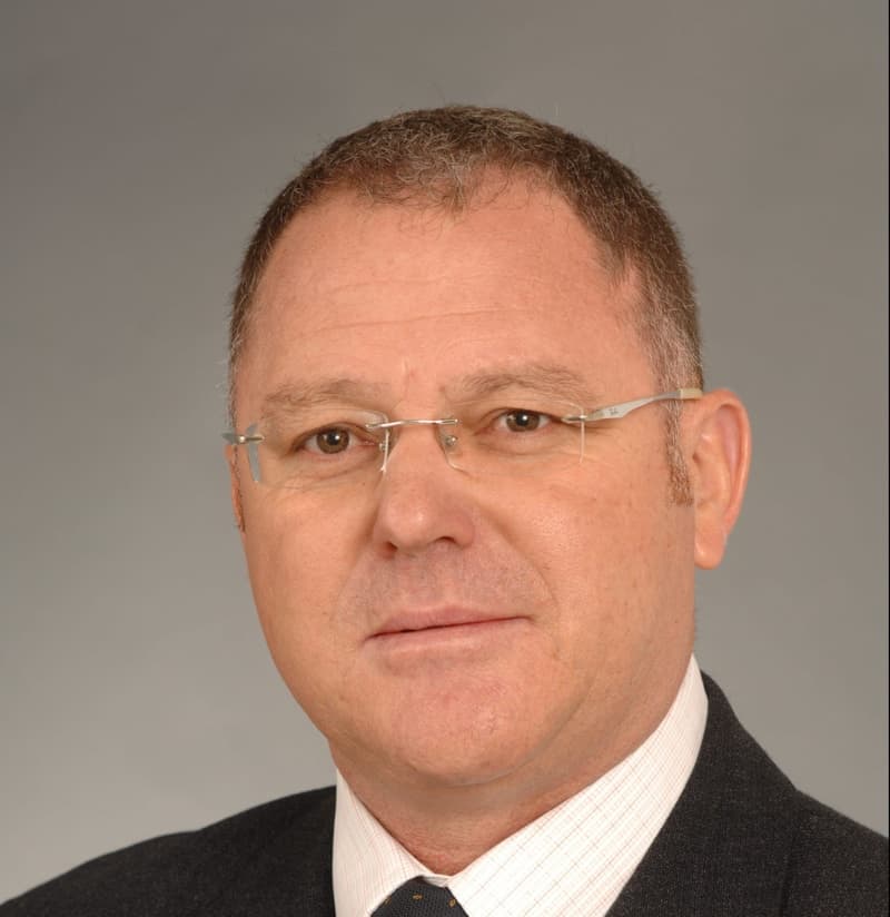 רו"ח יצחק צ'יקורל