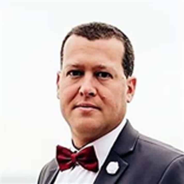 רוברט דן ינוביץ'